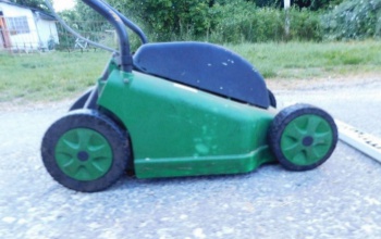 Együtt jóban-rosszban, betörésben, bűnözésben: elektromos fűnyírót lopott a szerelmes pár