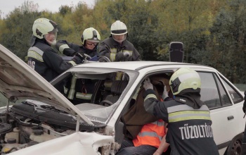 Radioaktív anyagot szállító autó ütközött Kaposvár határában, de pánikra semmi ok