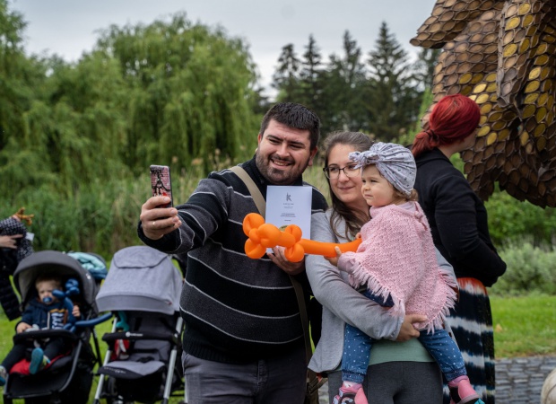 Hatvankilenc levélkével gyarapodott az Életfa - fotók