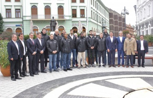 Autókat kapott a KKK