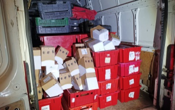Hűtés nélkül szállították a párizsit a hőségben