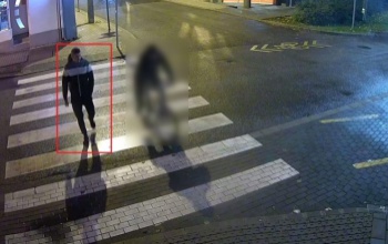 Letörte a félsorompót, keresi a rendőrség