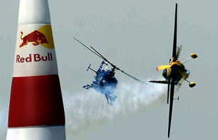 Újra lesz Air Race Besenyei Péterrel