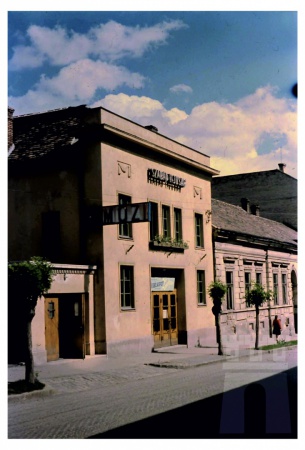 A Mozivilág múltjáról...