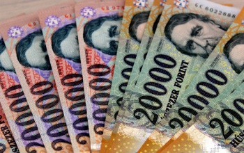 200 ezer forint lesz a minimálbér, a garantált bérminimum 260 ezer forintra emelkedik