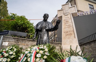 Szombat este Márton Áron születésének 125. évfordulójára emlékeznek Kaposváron