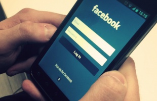 Így facebookozik a magyar