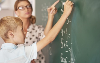 A ciklus végére átlagosan 880 ezer forintot kereshetnek a tanárok