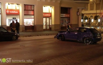 Egy Audi találkozása egy BMW-vel
