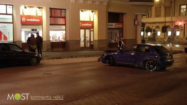 Egy Audi találkozása egy BMW-vel
