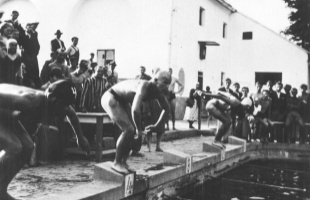 Egy osztrák lógott a Kossuth tér felett (Kaposvár 1932-ben)