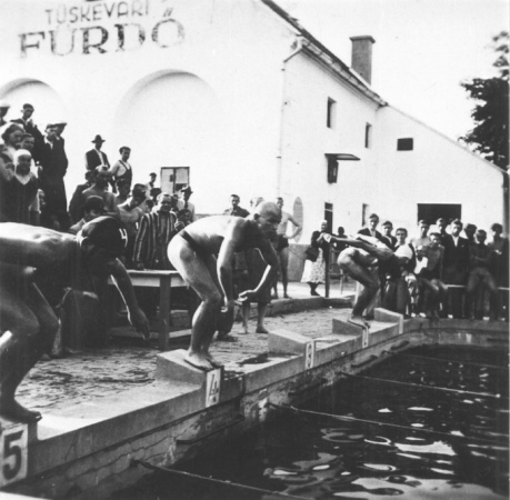 Egy osztrák lógott a Kossuth tér felett (Kaposvár 1932-ben)