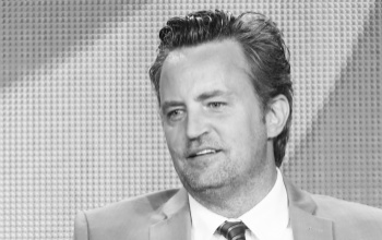 Meghalt Matthew Perry, a Jóbarátok sztárja