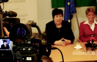 Hoffmann: 2748 iskola került állami fenntartás alá