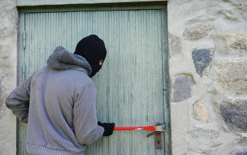 Újabb besurranó tolvajt csíptek a rendőrök