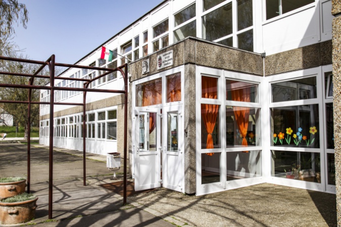 40 éve rakott fészket a Madár utcában a Gárdonyi