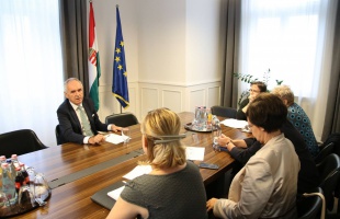 Szita Károly: tárják fel a szalmonellafertőzés okát, hogy a jövőben ne betegedjen meg több bölcsis!