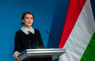 Már az első napon közel 15 ezer idős embert beoltottak