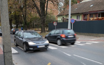 Új gyalogátkelőhely segíti a biztonságos közlekedést a Hársfa utcában