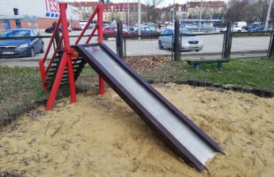 Megújult a Tesco melletti játszótér, újra birtokba vehetik a gyerekek