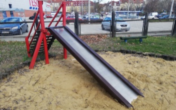 Megújult a Tesco melletti játszótér, újra birtokba vehetik a gyerekek
