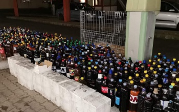 Több mint ezer liter alkoholos italt találtak a pénzügyőrök