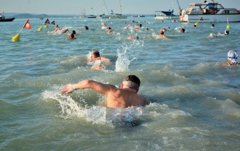 Több mint 11 ezren vettek részt a Balaton-átúszáson