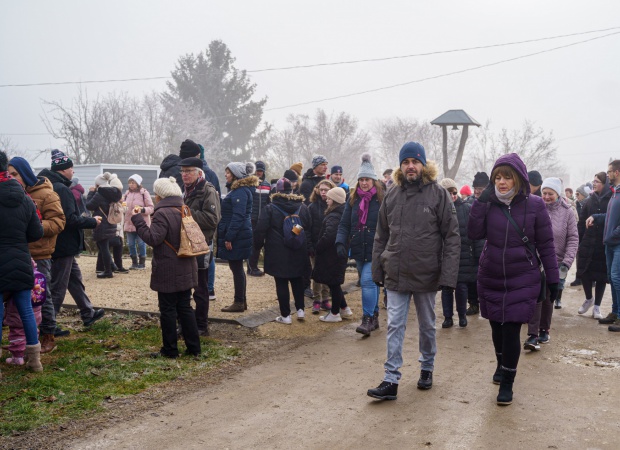 Bevették a füredi szőlőhegyet a túrázók - fotók