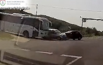 Baleset a 67-esen: fékezés nélkül csapódott bele az autóba, egy ember súlyosan megsérült - VIDEÓ