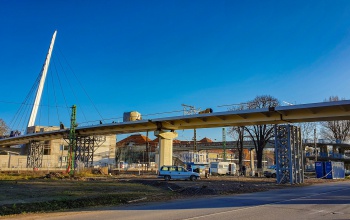 Megfeszítették az Esterházy hidat, megemelkedett, már nem támaszkodik