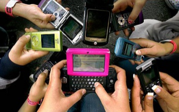 Indulhat a negyedik mobilszolgáltató