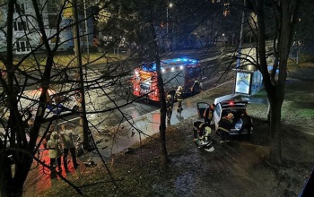 Oszlopnak ütközött egy kocsi a 48-as Ifjúsági úton