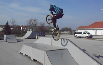 Alakul a skate park ügye - Kaposváron járt a gördeszkás pap