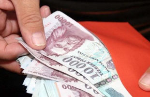 Nem emelték a fizetését, sikkasztással tömte meg a zsebét az önkormányzati dolgozó