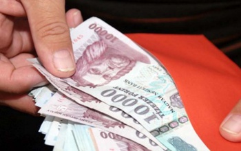 Nem emelték a fizetését, sikkasztással tömte meg a zsebét az önkormányzati dolgozó