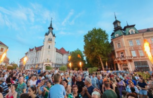 Megtelt a Kossuth tér: elrajtolt a III. Rippl-Rónai Kupa