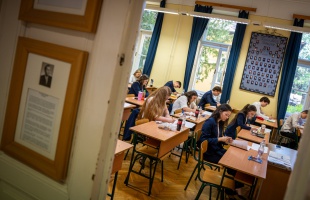 Matematikából csaknem 80 ezren érettségiznek kedden