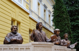 Kaposvári legendák 30. – A négy reformátor szobra
