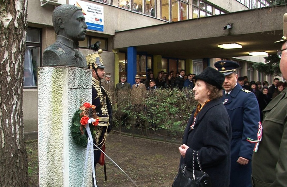 Rendhagyó megemlékezés a Noszlopyban