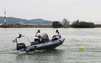 Az éles helyzetek után, most versenyen mutatták meg tudásukat a vízirendőrök