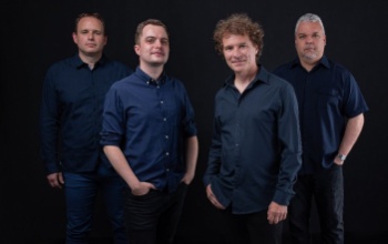 Fúziós jazz a nyári estében – koncert a Dorottya ház udvarán