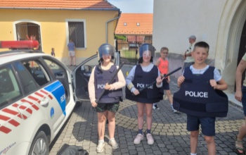 Táborozókat látogattak a somogyi rendőrök