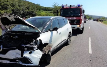 Egymásba rohant a két autó Látránynál a 67-esen