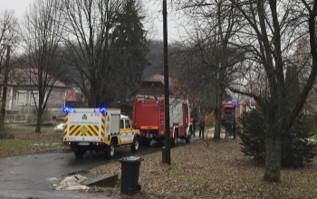 Raktártűzhöz riasztották a tűzoltókat Szennába