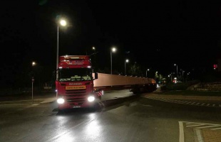 Megérkezett a pilon utolsó, legnagyobb eleme