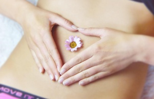 Posztmenopauzás nők diétás kalóriacsökkentése javítja az inzulinrezisztenciát