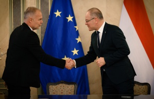 Megállapodást kötöttek az iparűzési adó többletbefizetés részleges visszatérítéséről