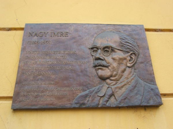 Ahol fejbe dobták a miniszterelnököt