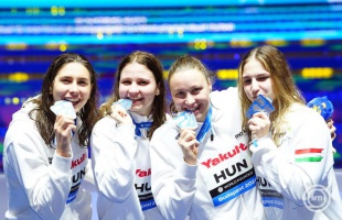 Rövidpályás úszó-vb - Ezüstérmes a 4x200 méteres női gyorsváltó