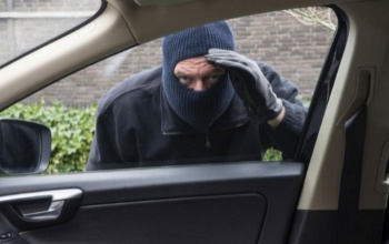 Nagy értékű járműveket lopott – 51-ről tudnak – lecsukták